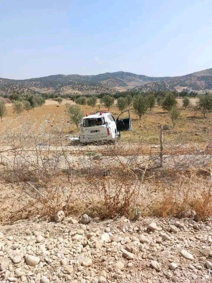 كان يقودها دون  توفره على رخصة السياقة..نجل سائق سيارة الإسعاف بجماعة سيد العابد بتاونات يتسبب في حادثة  سير خطيرة