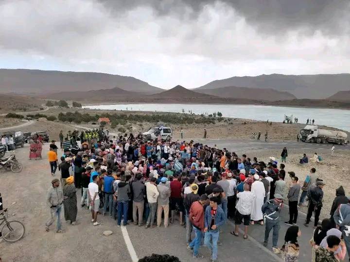 تأخر العثور على غريق بحيرة تيسليت يخرج ساكنة إميلشل للاحتجاج