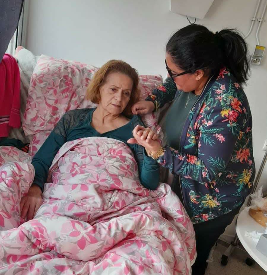 نداء من الكوميدي محمد الخياري للتضامن لعلاج فنانة العيطة خديجة البيضاوية