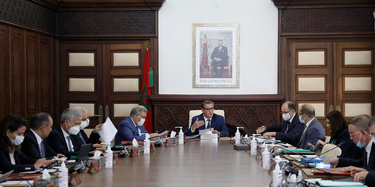 مشروع قانون المالية 2023 : توظيف 300 عون لاستقبال الناطقين بالأمازيغية بالإدارات العمومية