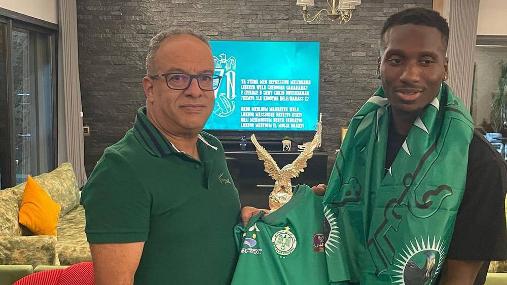 بعد أيام من ضمه..الرجاء يفسخ عقد اللاعب الليبيري ويلسون