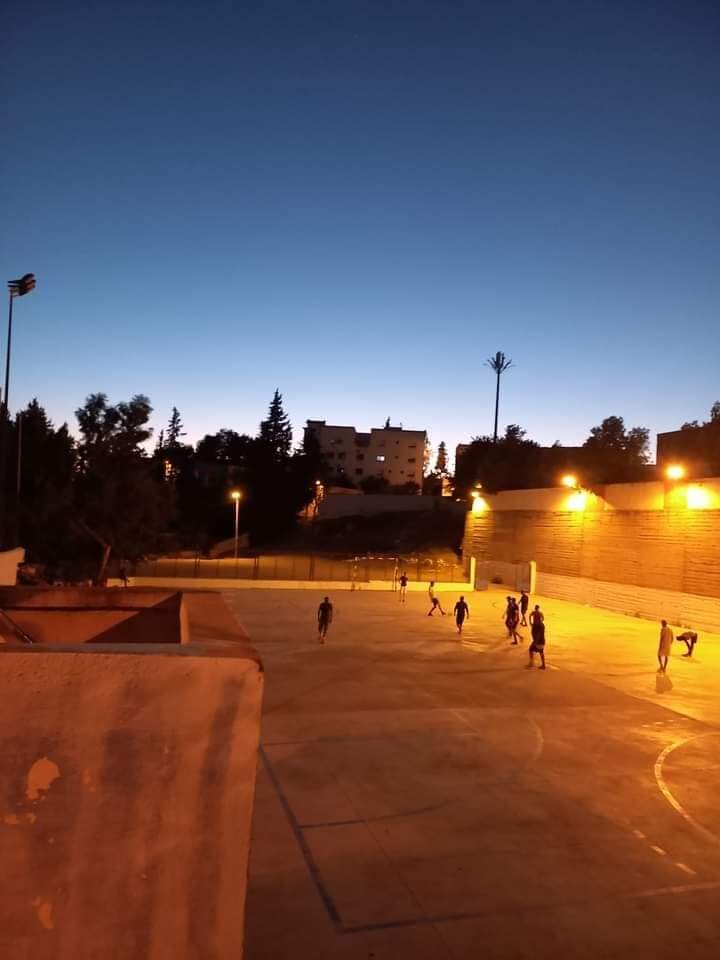 ملعب القرب بتاونات بدون ماء ولا كهرباء