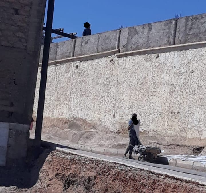 مستشار بغرفة الصناعة التقليدية بفاس يحول رخصة الإصلاح الى رخصة البناء ويرتكب مخالفة في مجال التعمير