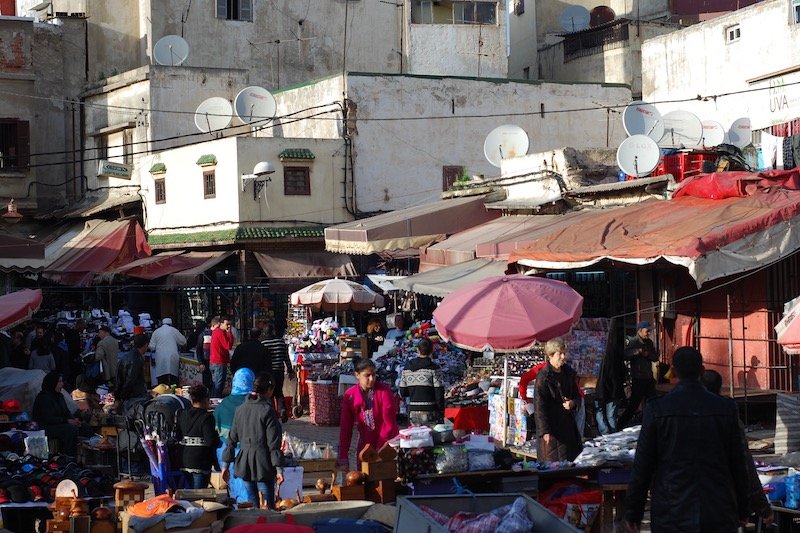 فاس.. إستغلال الملك العمومي كابوس أطبق على أنفاس الساكنة