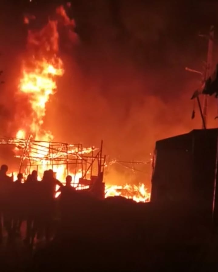 حريق يلتهم سوق جنان الحريشي بمقاطعة جنان الورد بفاس