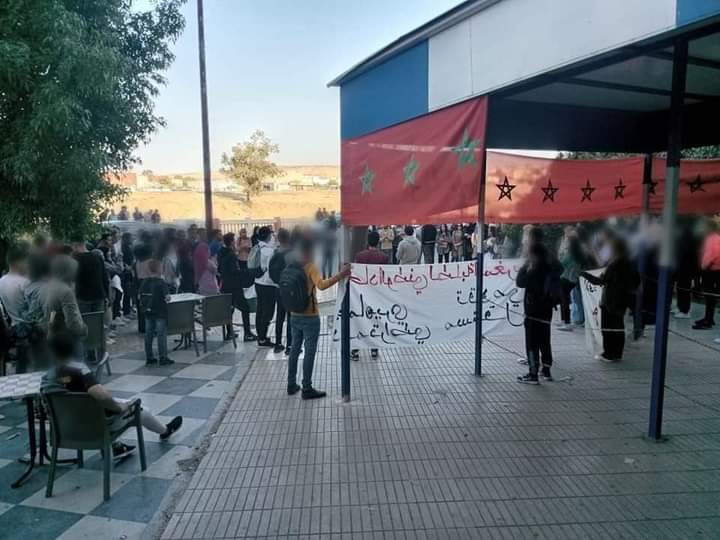الرفع في ثمن بطائق الانخراط يخرج طلبة تازة للاحتجاج على شركة النقل فوغال