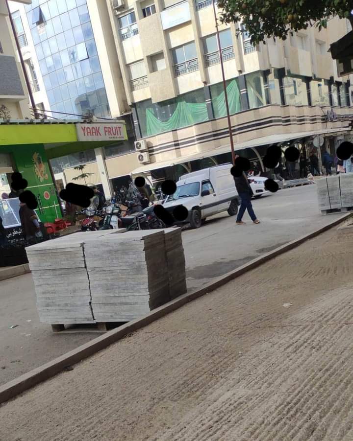 بطء الأشغال بشارع محمد الخامس بتازة يثير غضب التجار