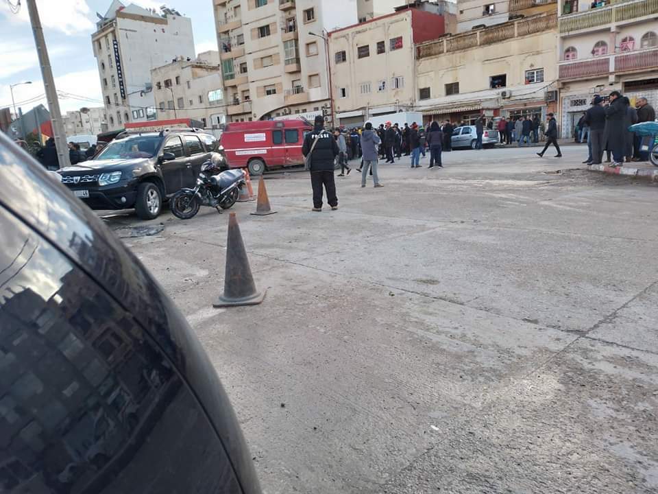 لإثارة انتباه المسؤولين لمعاناتهم..ساكنة دوار أصدور بتازة تقطع الطريق الوطنية الرابطة بين تازة وفاس