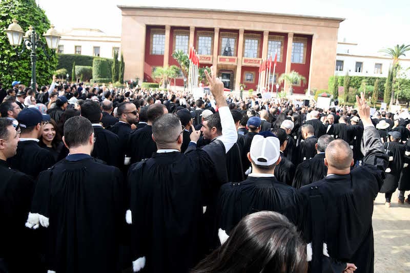 المحامون بفاس يعلقون  إضرابهم