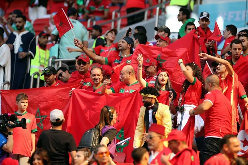 بعد تدخل لقجع..الفيفا تخصص 5000 تذكرة إضافية للجماهير المغربية لمباراة المغرب وإسبانيا