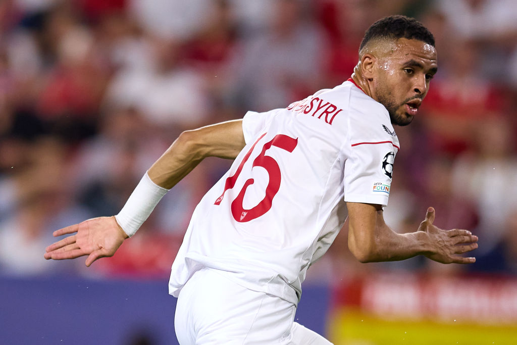 النصيري يتألق “بهاتريك” مع إشبيلية في منافسات كأس الملك