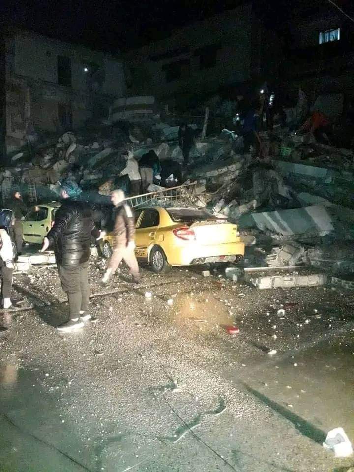 بعد الزلزال الذي ضرب البلاد..السفارة المغربية في أنقرة تضع هواتف رهن إشارة المغاربة المقيمين بجنوب تركيا