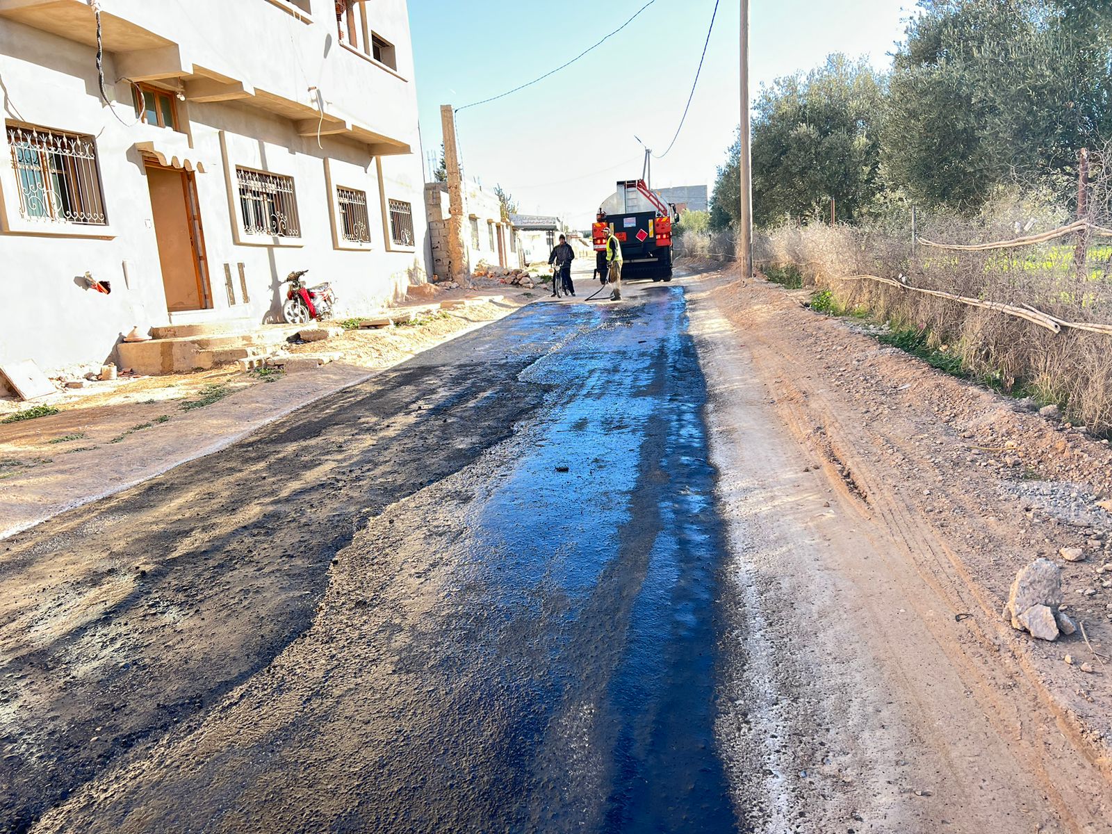 جماعة عين بيضة تشرع في تأهيل وتزفيت طرقها