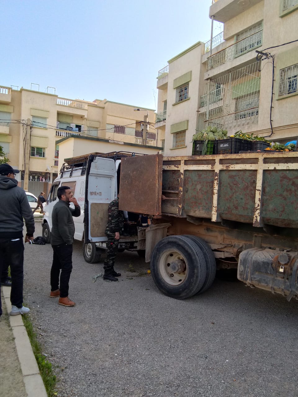 حجز طنين من البطاطس مخبأة في أحد المستودعات بصفرو