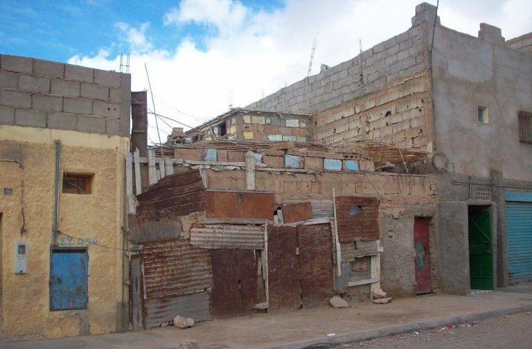 سنتان مهلة من الحكومة لأصحاب البنايات غير القانونية بالمغرب لتسوية وضعيتهم