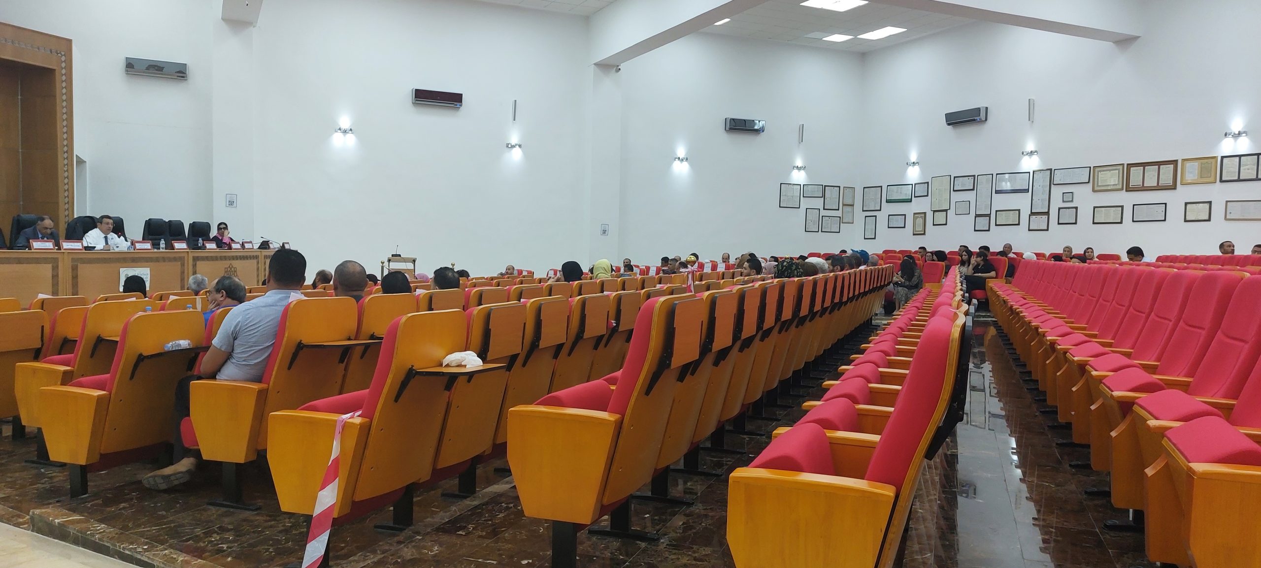 البيجيدي ينسحب من دورة ماي لمجلس جماعة فاس