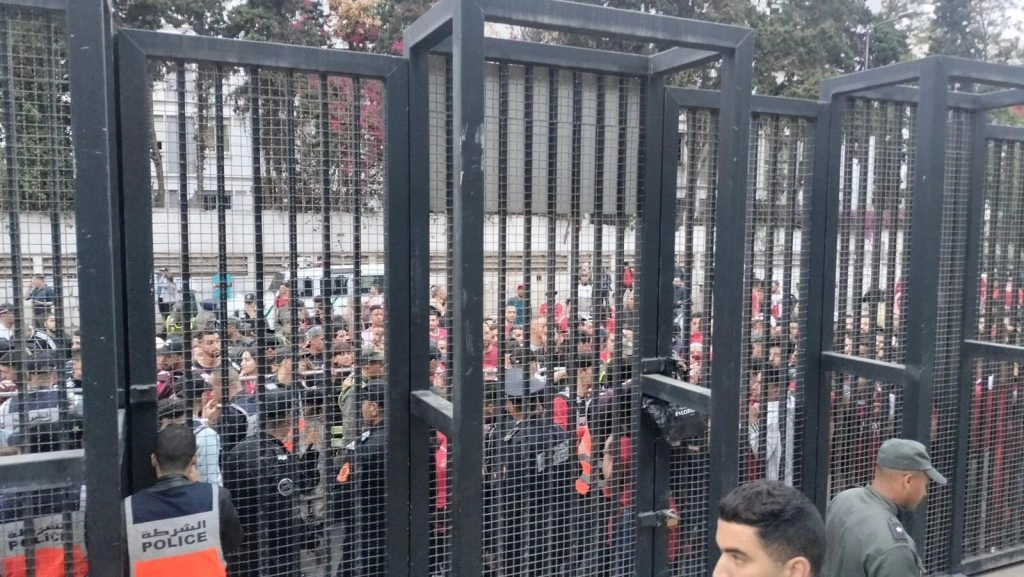 ولاية أمن البيضاء تنفي مسؤولية عناصرها عن وفاة مشجعة بمحيط ملعب محمد الخامس