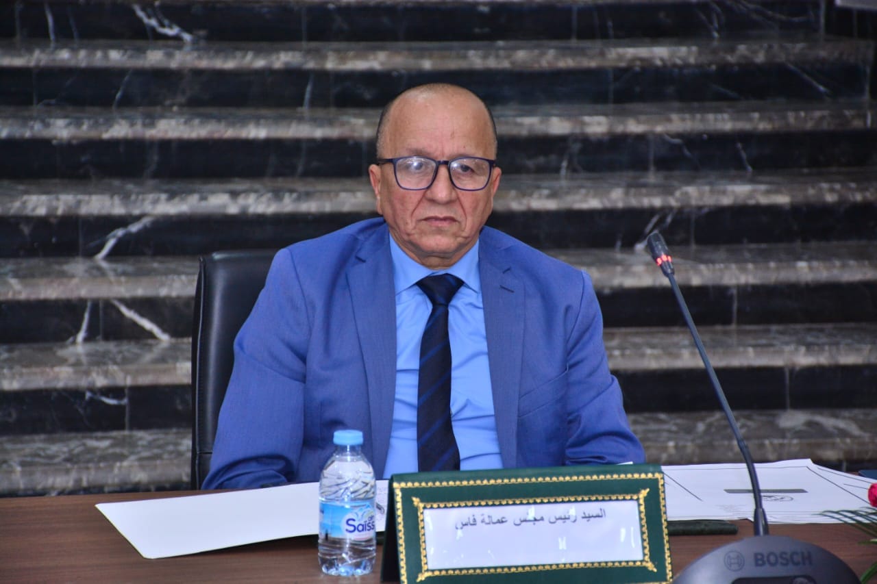 إقصاء الجمعيات الجادة والمحسوبية في توزيع الأوراش تضع رئيس مجلس عمالة فاس أمام فوهة بركان غضب فعاليات المجتمع المدني