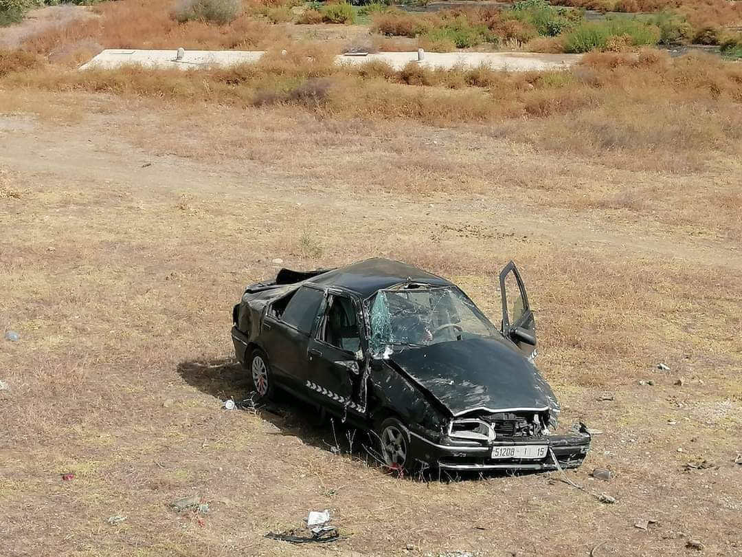 مصرع أربعينية في حادث انقلاب سيارة ببني وليد