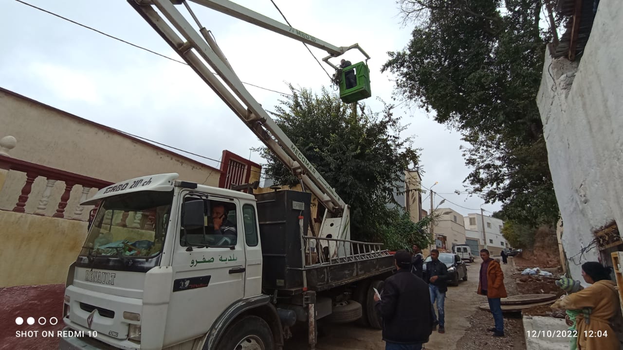 المجلس الجماعي لصفرو  يواصل تجديد شبكة الإنارة العمومية بمدينة صفرو