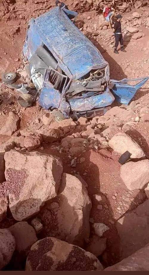 انقلاب حافلة للنقل المزدوج يودي بحياة  24 شخصا نواحي مدينة دمنات
