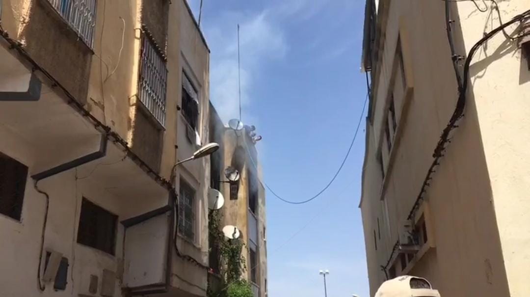 حريق مهول يأتي على شقة سكنية بحي باب الخوخة