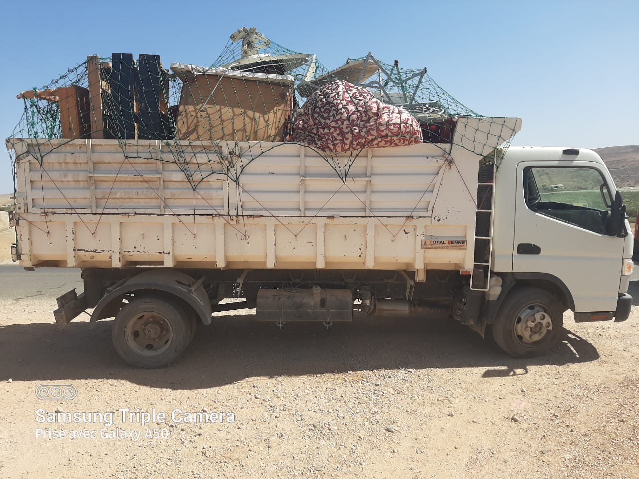 ضبط شاحنة تابعة لجماعة رأس  تبودة تقوم بنقل  أثاث منزلي
