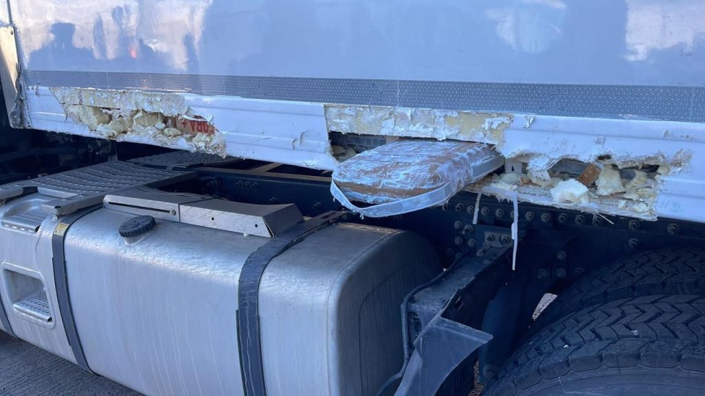 حجز طن و250 كيلوغرام من مخدر “الشيرا” بميناء طنجة