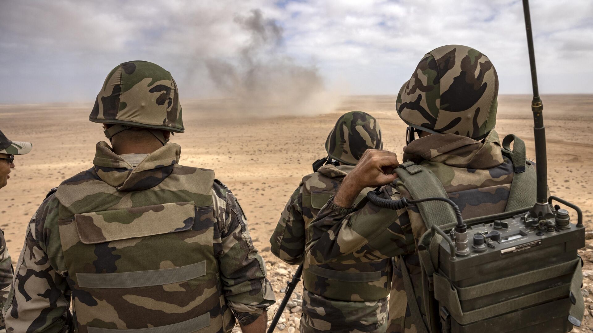 القوات المسلحة تنفي “هرطقة” انشقاق ضباط مغاربة