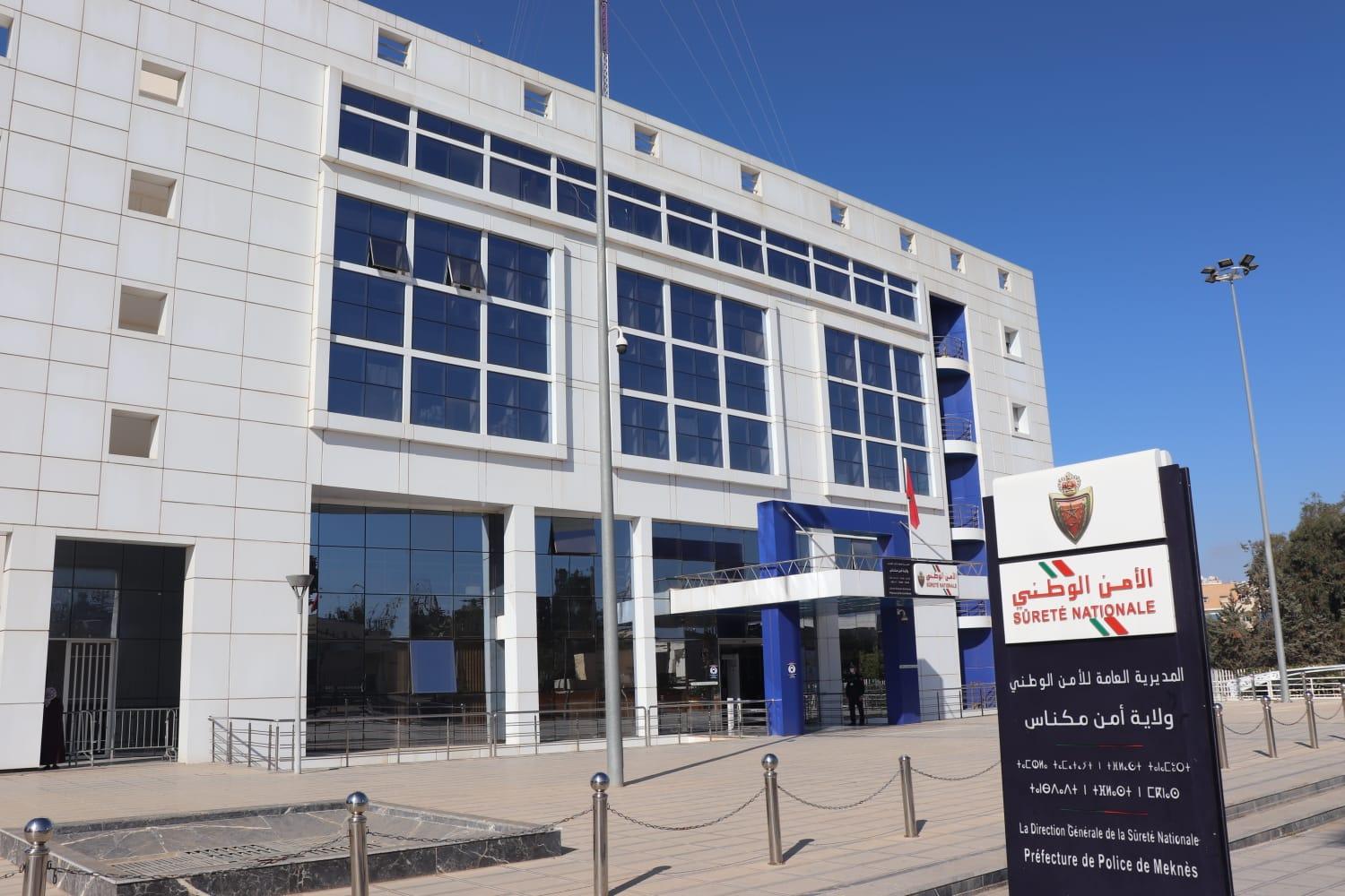 أمن مكناس يحيد الخطر الصادر عن مختل عقلي اقتحم المنطقة الأمنية الأولى حاملا سكين