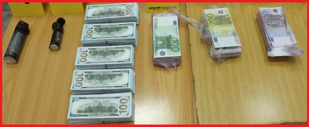 أمن البيضاء يوقف عشريني بحوزته 2840 ورقة مالية أجنبية مزورة من بينها 1600 ورقة مالية من فئة 100 دولار أمريكي