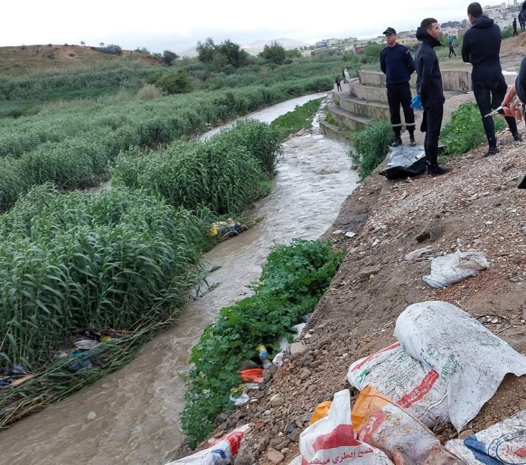 انتشال جثة طفل غرق في واد الجواهر بفاس