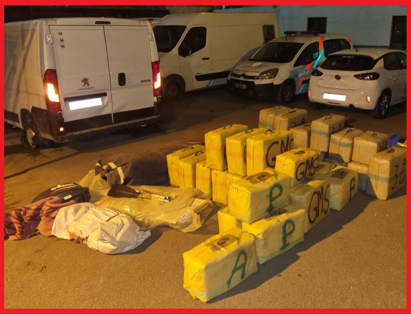 أمن البيضاء يحبط عملية تهريب طن و420 كيلوغراما من مخدر الشيرا