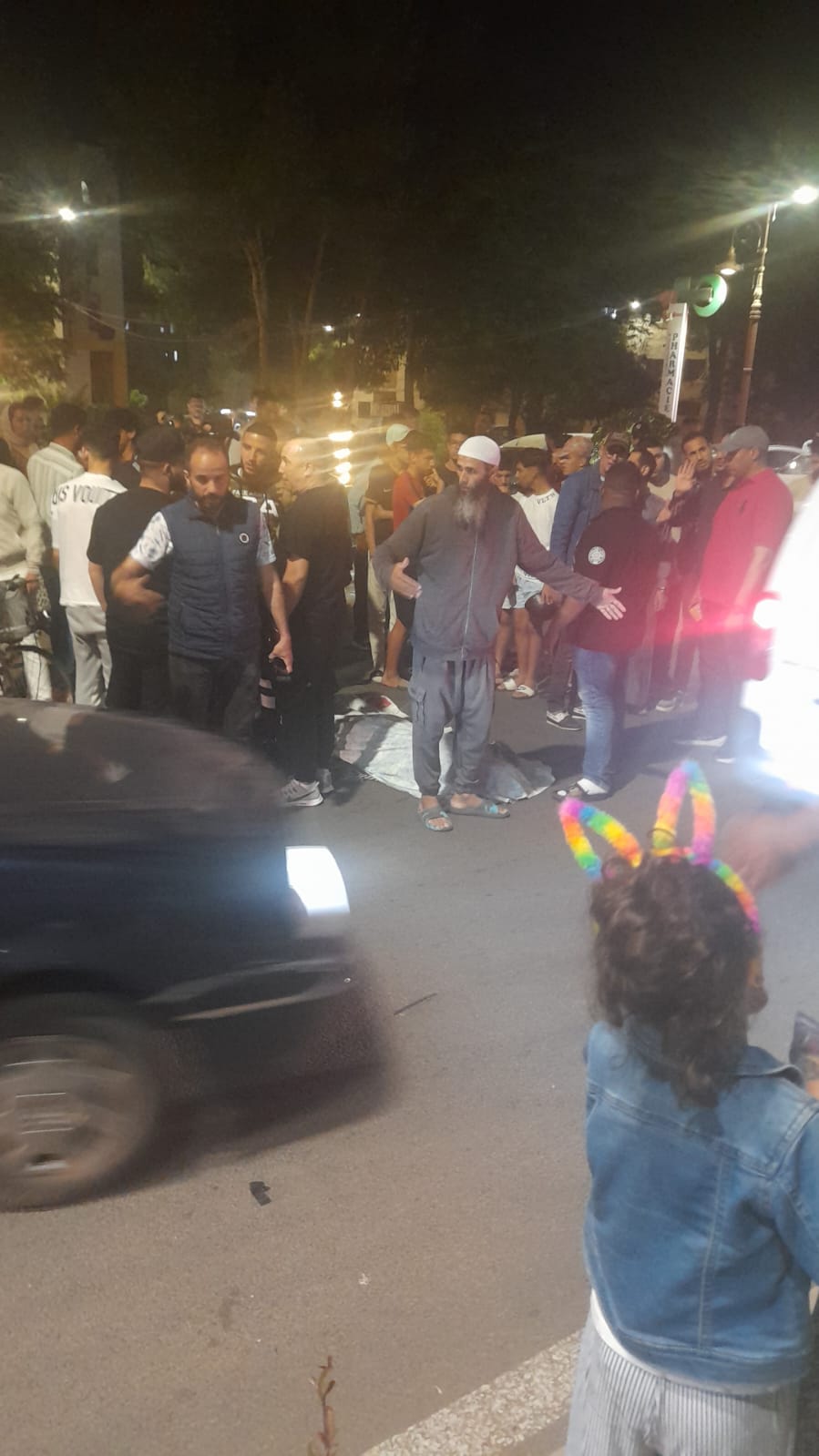 السياقة الاستعراضية لدراجة نارية تتسبب في حادثة سير خطيرة بفاس