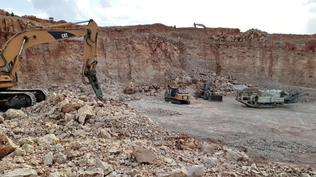 قتيل وجريح في انهيار مقلع حجارة بواد أمليل