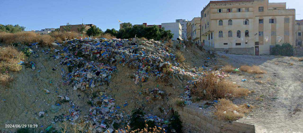 واد بتازة يتحول إلى مطرح للنفايات وينغص حياة الساكنة