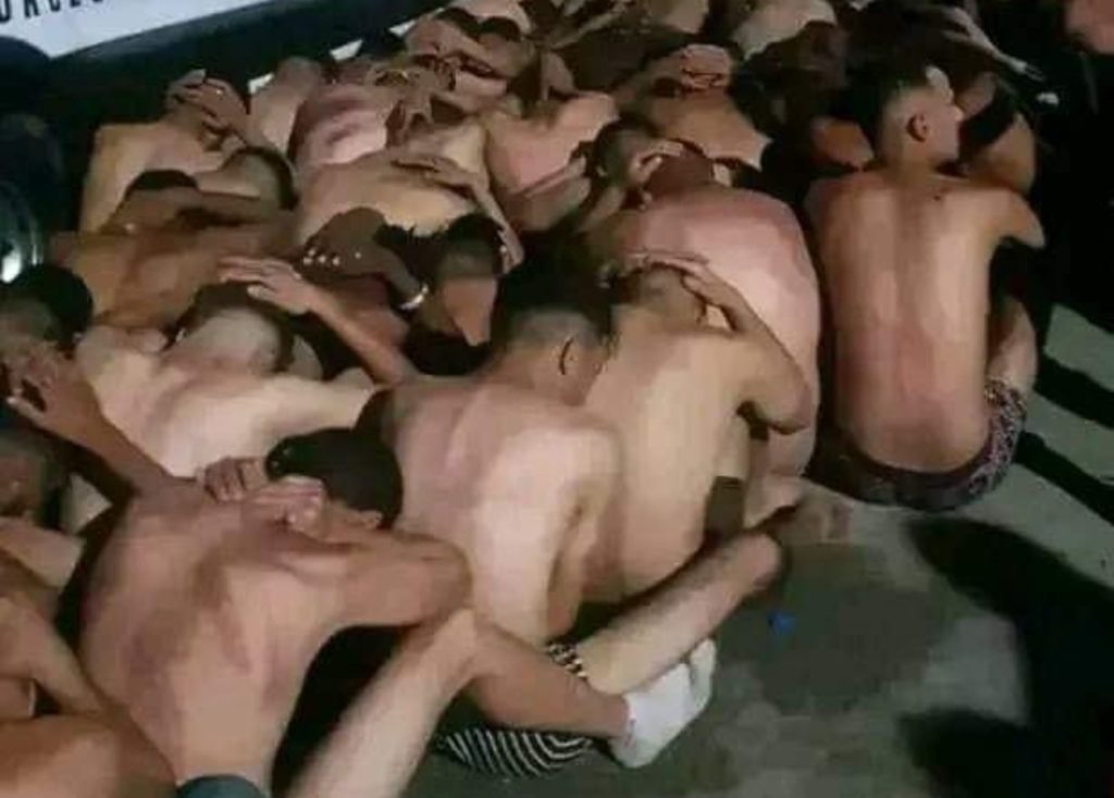 سلطات الفنيدق تقدم روايتها حول صور أشخاص عراة ومكبلين