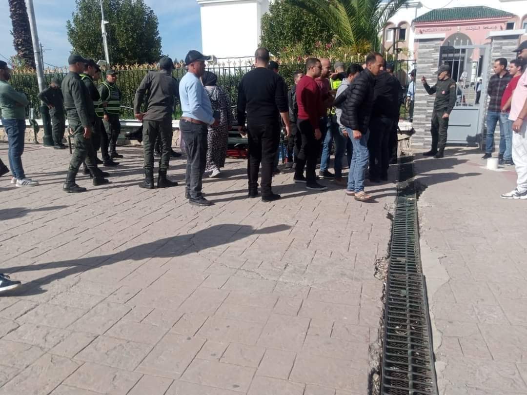حقوقيون يدقون ناقوس الخطر حول الوضع الصحي لمعطلين مضربين عن الطعام بتاونات