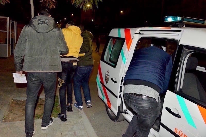 موظفون ومسيرو شركات  متورطون في شبكة لتزوير وثائق تسجيل سيارات مهربة