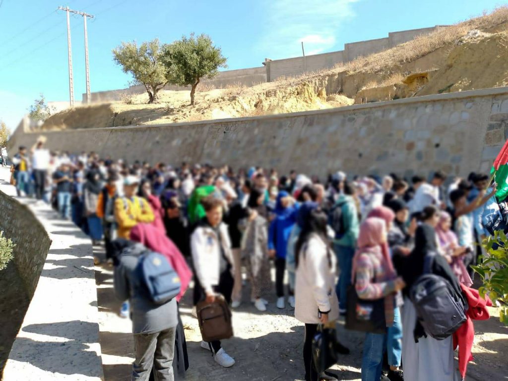 طلبة تازة يحتجون على “الطوبيسات”