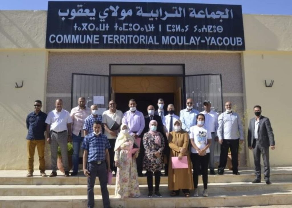 رئيس جماعة مولاي يعقوب يقدم استقالته احتجاجًا على تحميل الجماعة مسؤوليات خارج اختصاصها