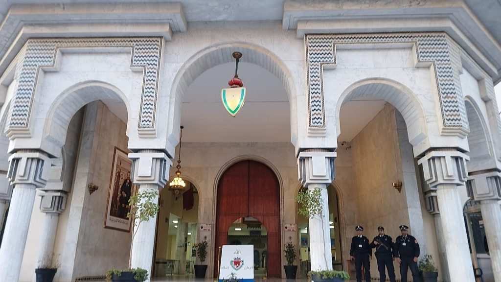 سرقة مبلغ مالي من داخل سيارة تستنفر المصالح الأمنية بفاس