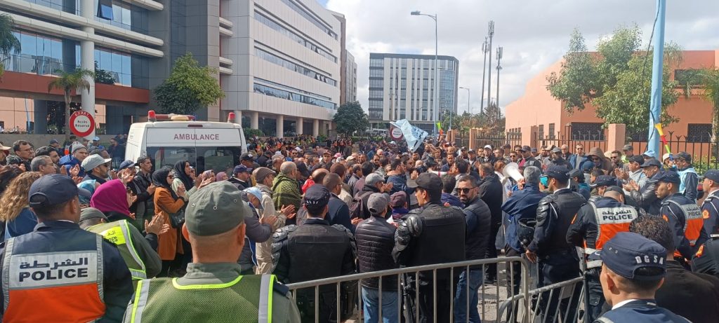 اعتصام وتهديد بالتصعيد..موظفو التكوين المهني يعودون للاحتجاج طلبا لتسوية أوضاعهم