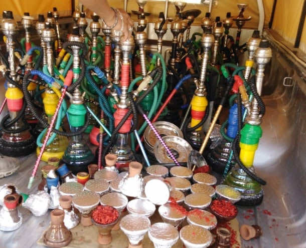 السلطات تداهم مقهى لتقديم “الشيشة” بفاس استجابةً لشكاوى السكان