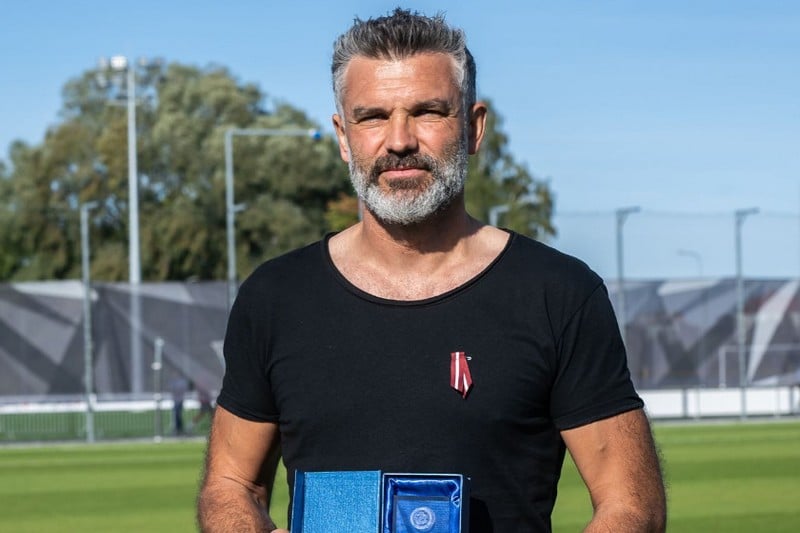 المغرب الفاسي ينفي رفض الجامعة تأهيل المدرب توميسلاف ستيبيتش