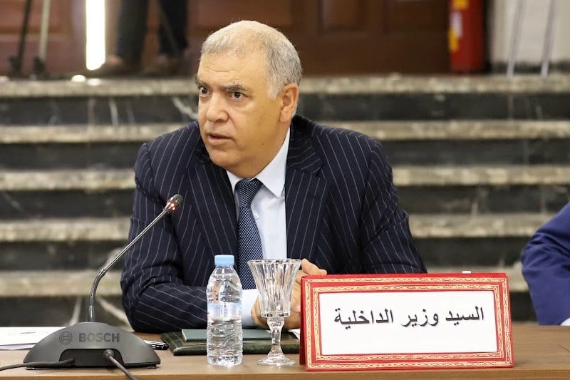 جدل رفض جماعة المنزل تسلّم العرائض  ويصل إلى البرلمان