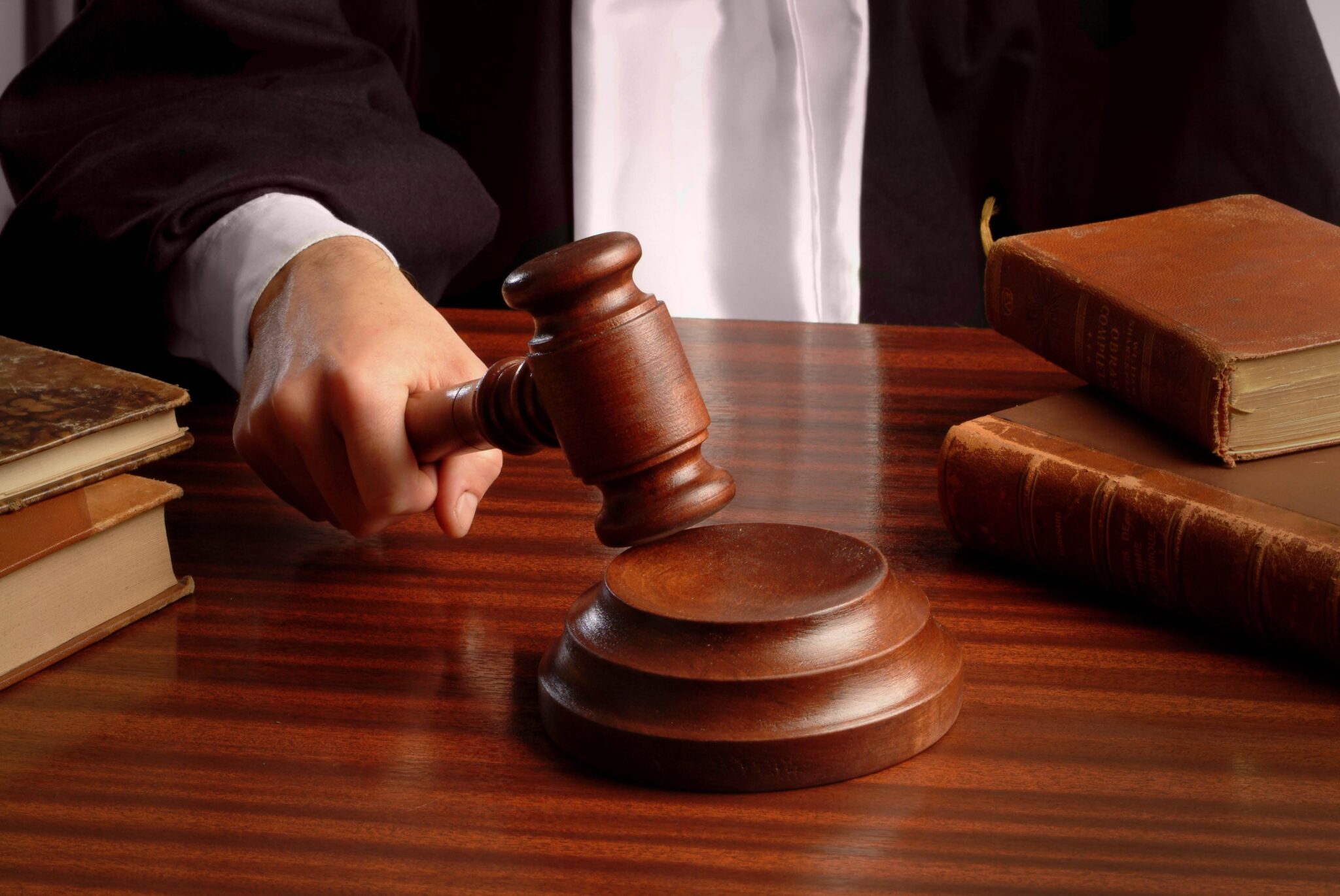جنايات فاس تدين قاضية سابقة  بالحبس النافذ والغرامة