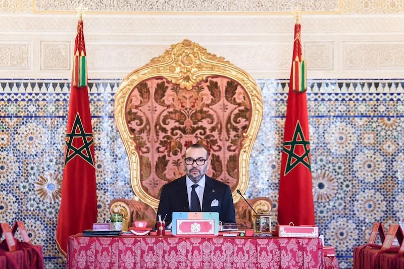 الملك يستفسر عن الموسم الفلاحي  ووضعية الماء ويعين مسؤولين في مناصب عليا