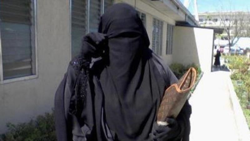 تدخل شخصي من برادة  يعيد تلميذة إلى المدرسة بعد طردها بسبب “النقاب”