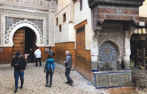 فاس تسجل 728 ألف ليلة مبيت سياحية خلال خمسة أشهر بارتفاع 7 في المائة